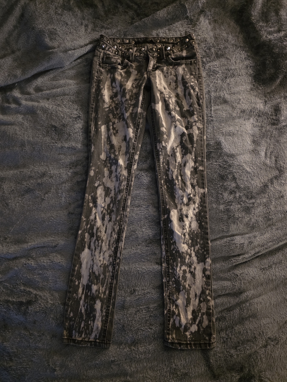 Women’s Stud Skinny Jeans in Black & Gray Acid Wash